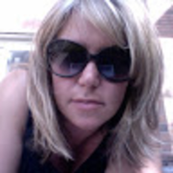 Meet your Posher, Stephanie - Picture 1 of 1